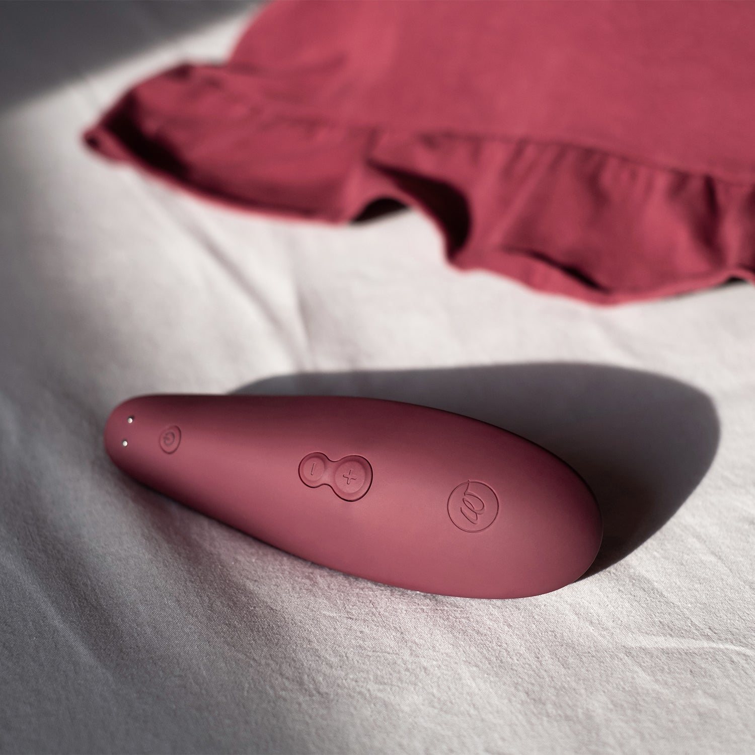 Womanizer - Classic 2 Silicone Rechargeable Clitoral Stimulator Bordeaux