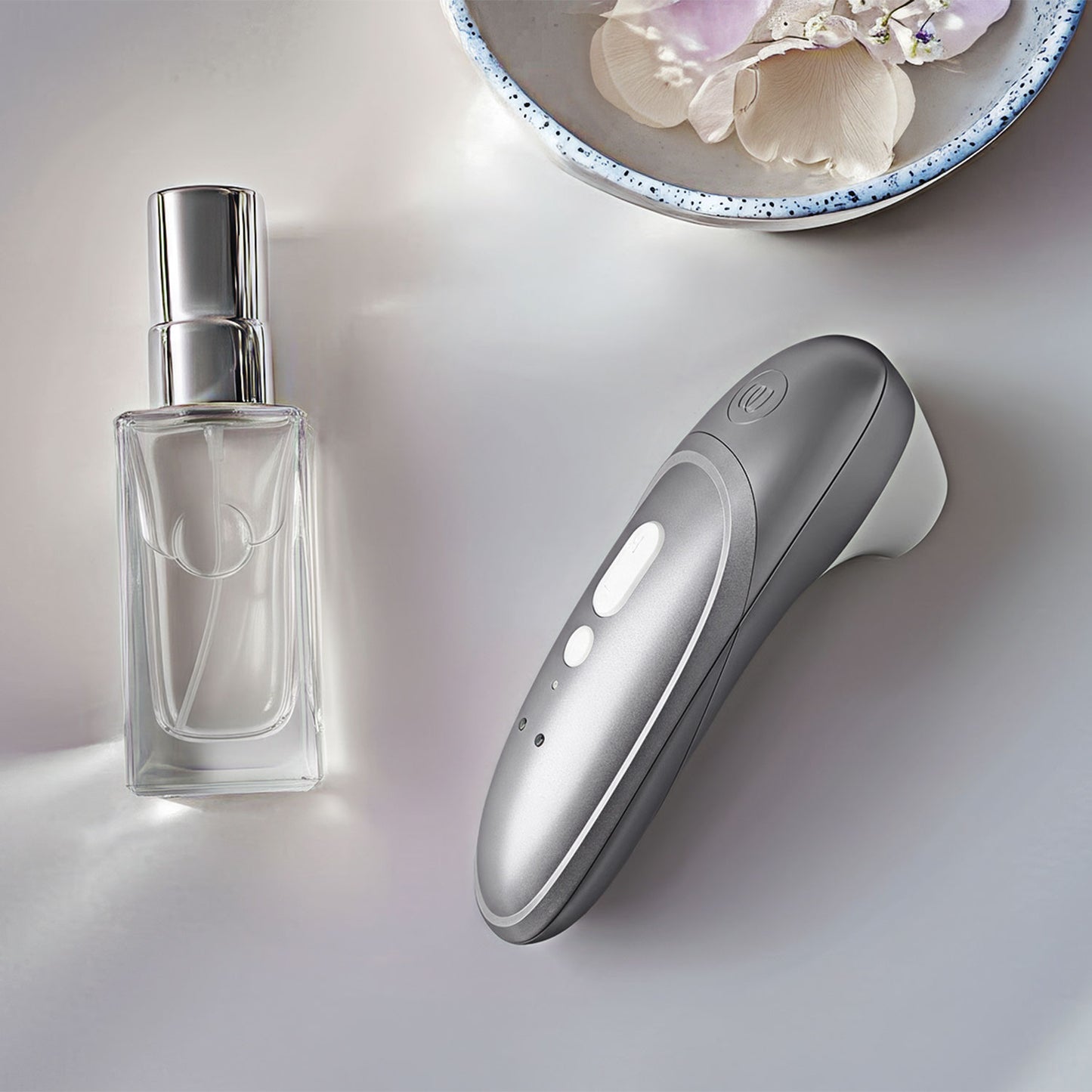 PRE-ORDER: Womanizer PRO Clitoral Stimulator Silver Grey